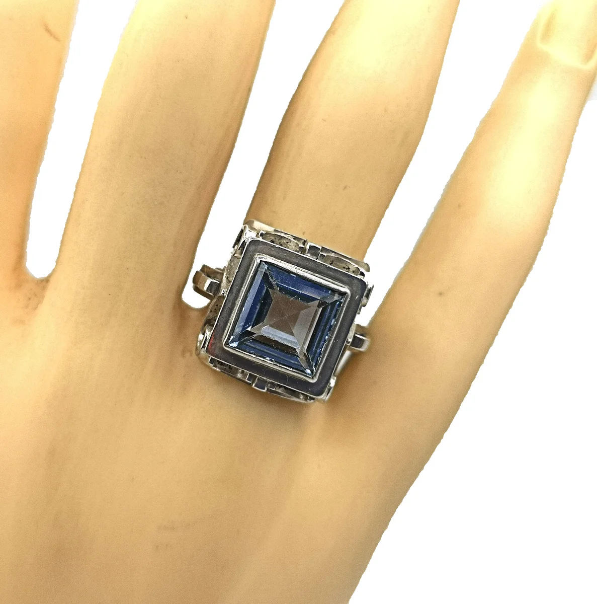 Jugendstil Silberring mit facettiertem Blautopas – Handarbeit von Kollmar & Jourdan, RG57