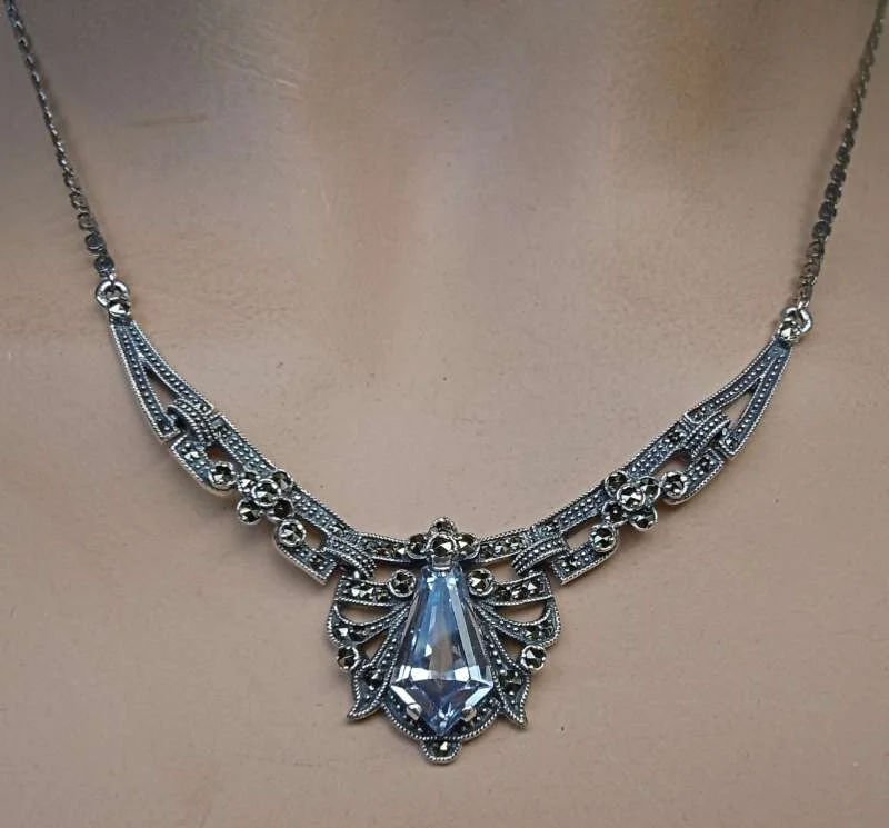 Wunderschönes Jugendstil Collier mit Aquamarin und Markasiten