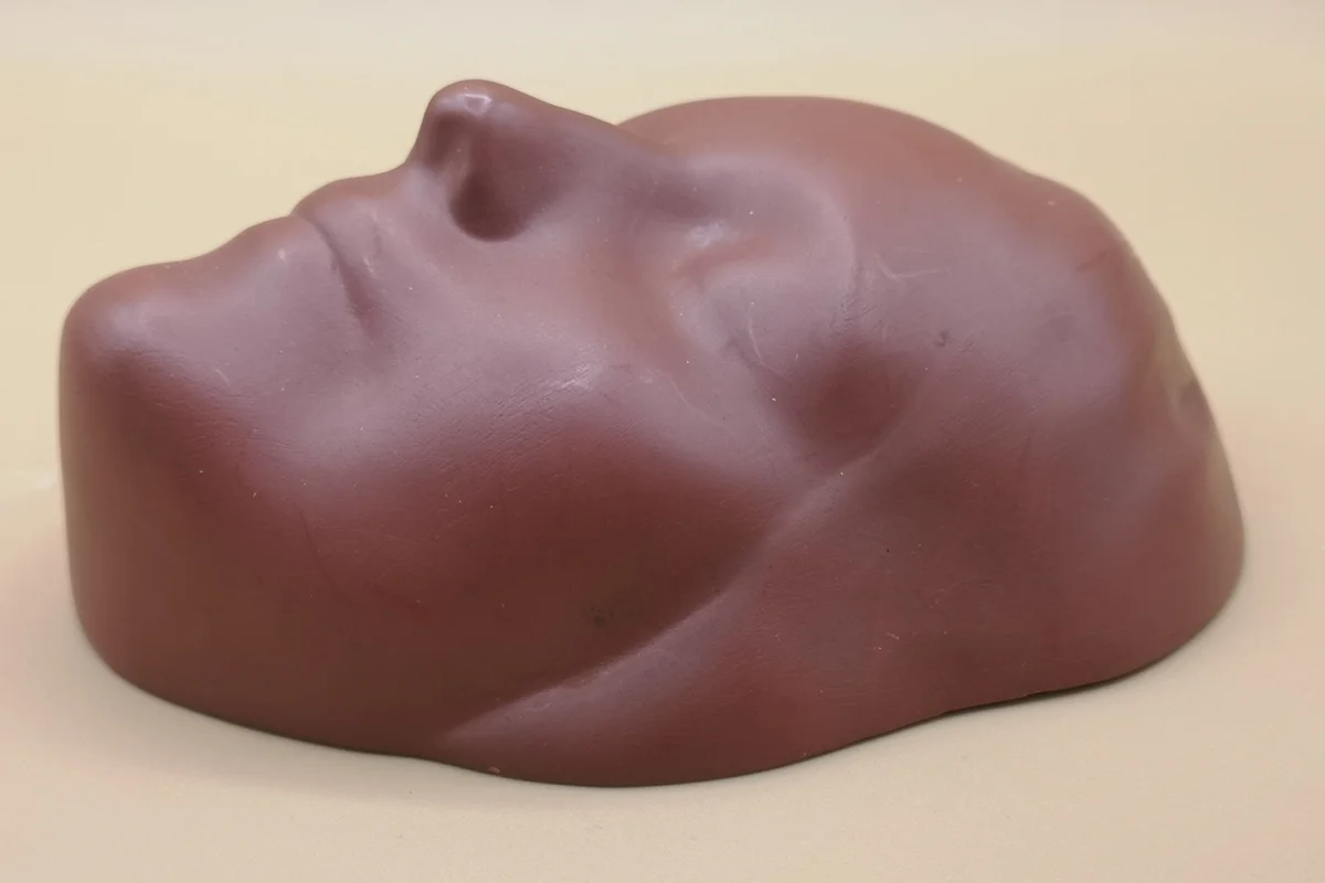 Goldscheider Terracotta Wandmaske Die unbekannte Tote aus der Seine