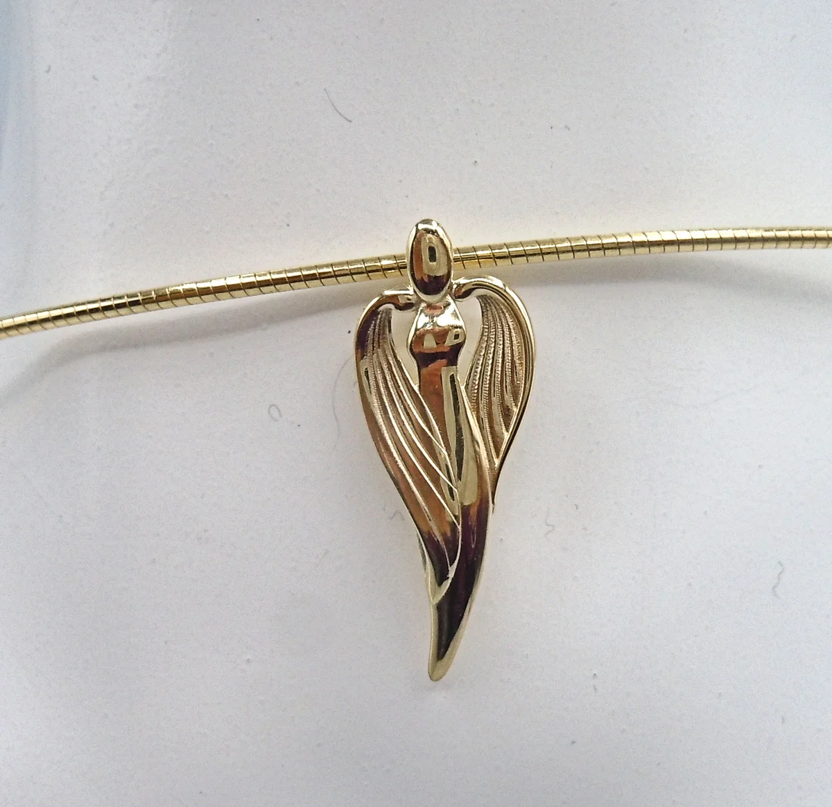 Designer Engel Collier an Omegakette 925 Silber vergoldet