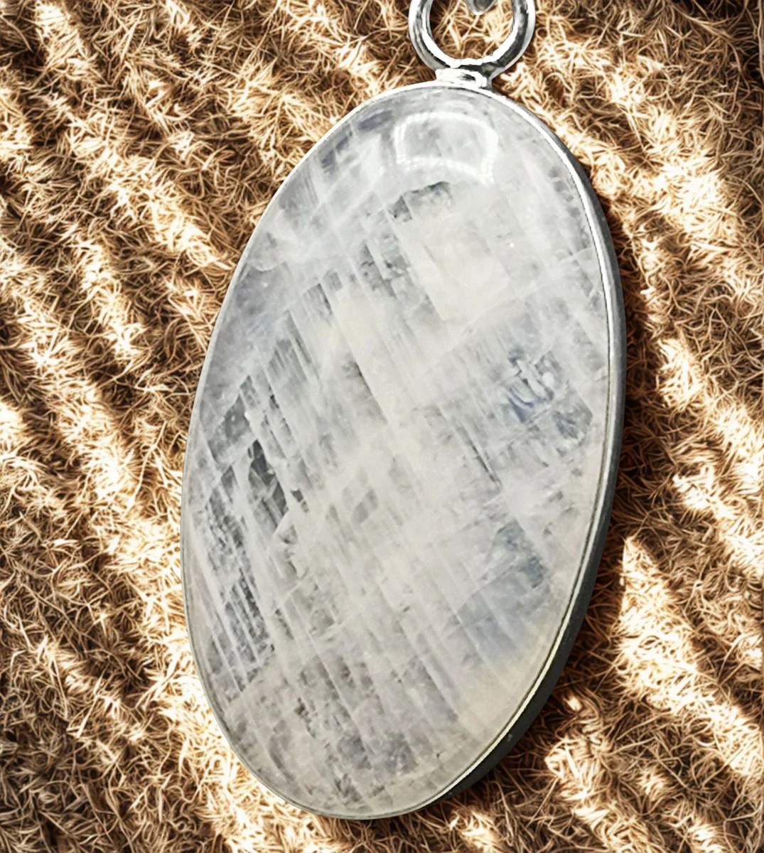 Edler Regenbogen-Mondstein Anhänger – Oval (35x20 mm) in 925 Silber inkl. 55 cm Panzerkette