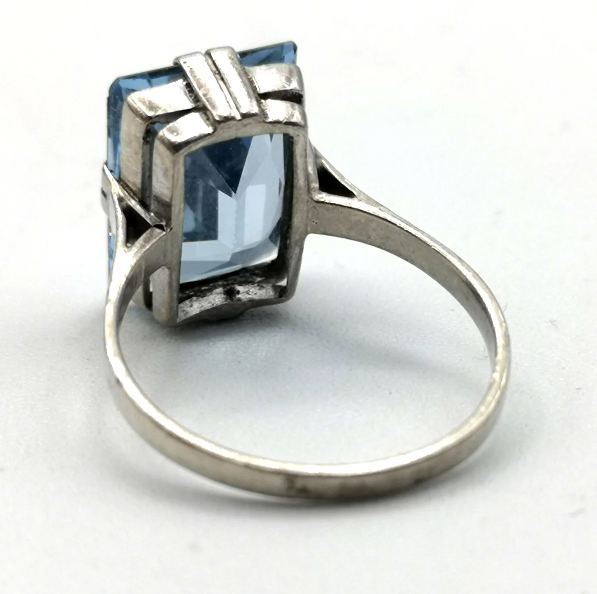 Art Déco Ring mit facettiertem Blautopas – Handgefertigter Silberring 935 aus Pforzheim