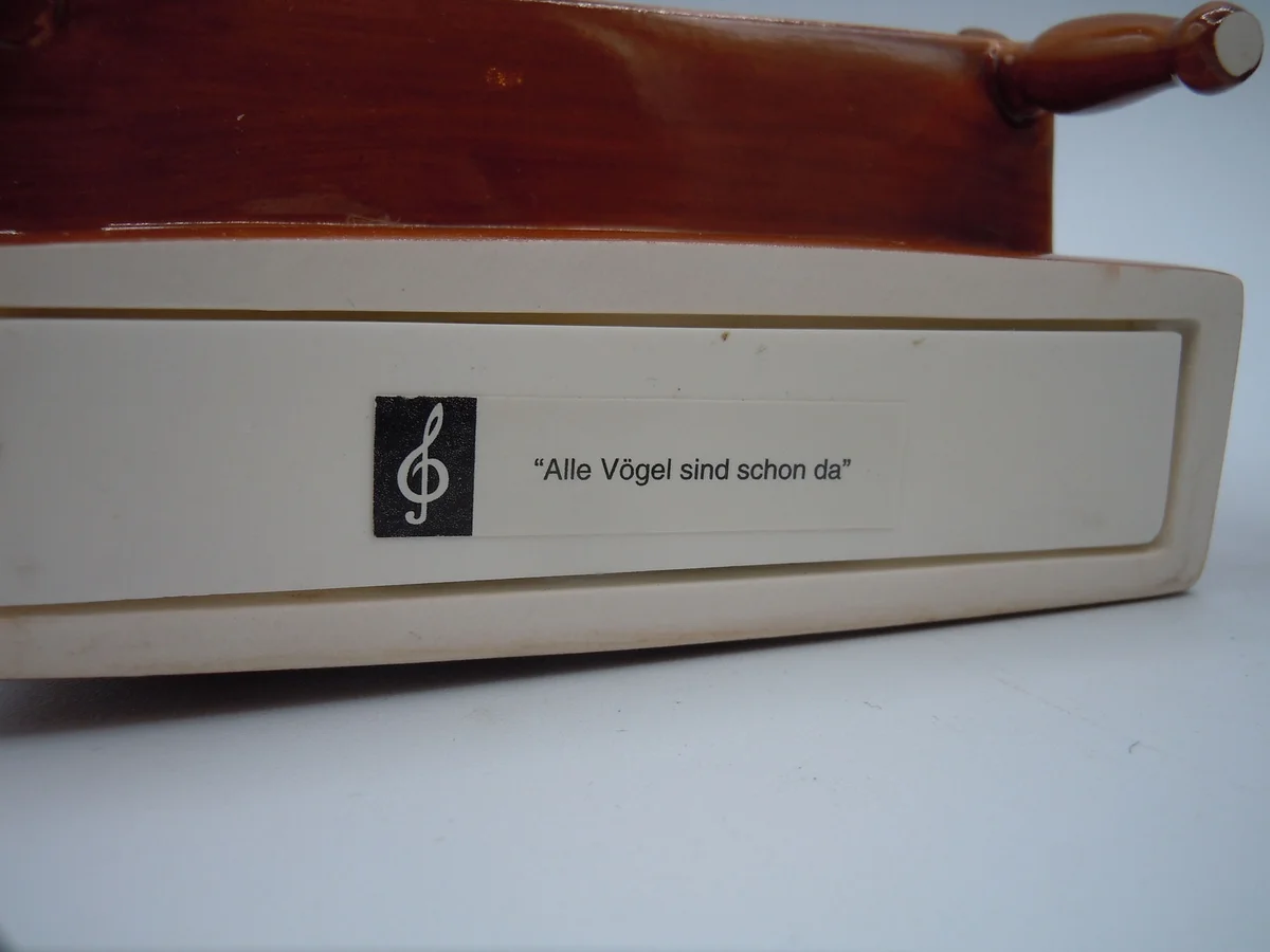 🐰 Goebel Hasenkapelle – Hase am Klavier Spieluhr 13 cm Keramik