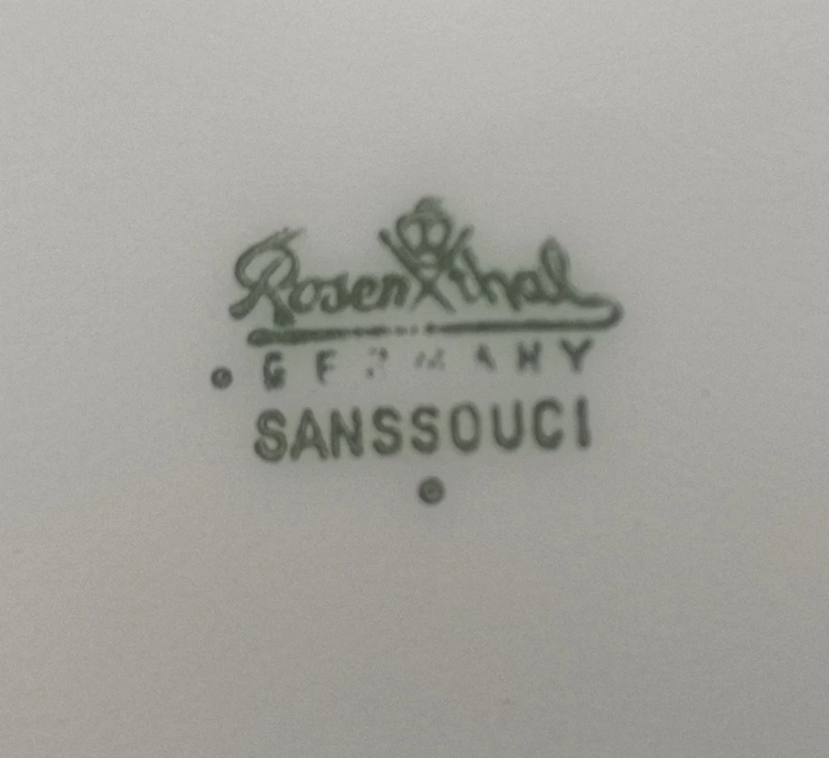 Rosenthal Sanssouci Weiß – Kaffeetasse mit Untertasse aus den 1930er Jahren | Elegantes Porzellan im Rokoko-Stil