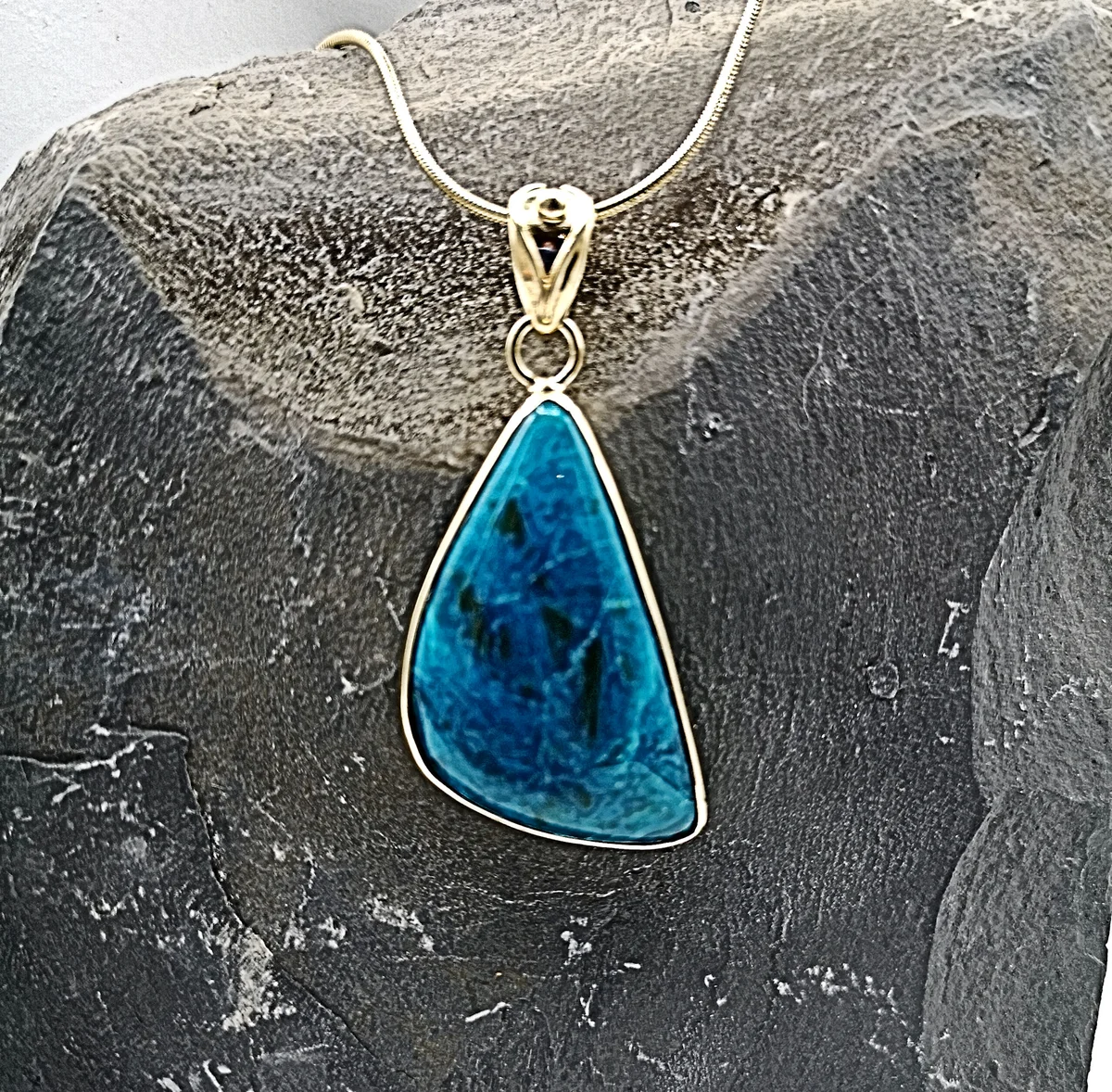 Unglaublicher Atacama Opal gefaßt in Silber vergoldet Collier