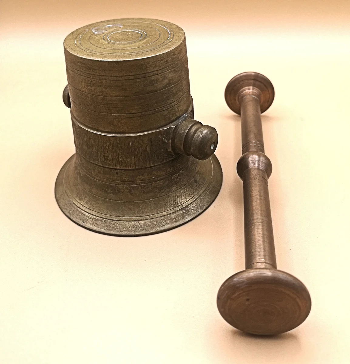 Bronze Mörser mit Stößel. ca. 1910 Apotheker Mörser
