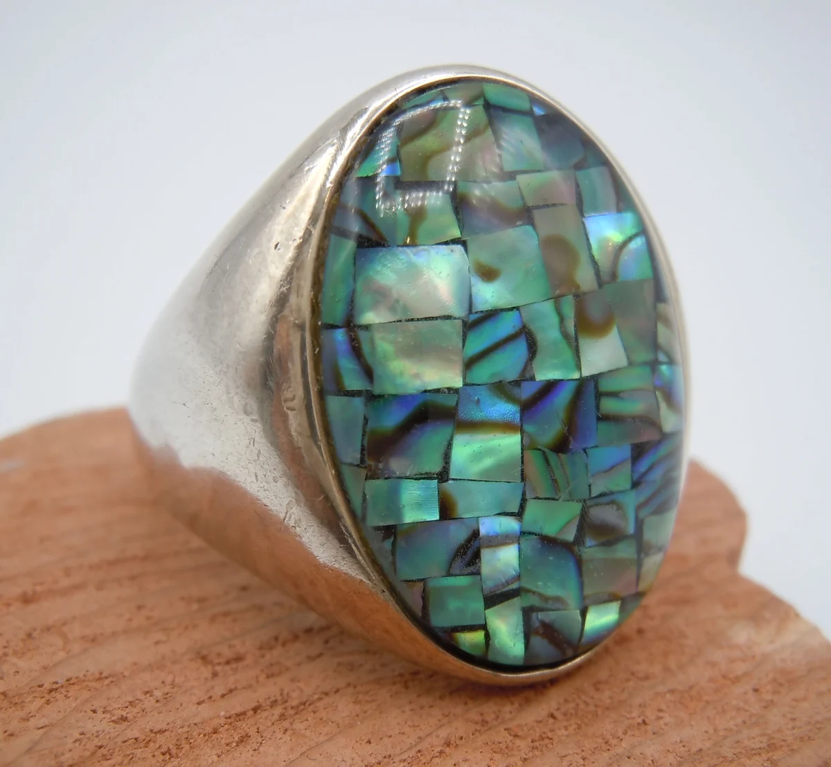 925 Silber Ring mit Abalone Paua Muschel Mosaik – Meisterliche 80er Jahre Silberschmiedekunst RG 67