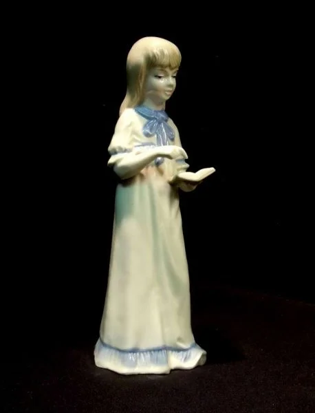 Jugendstil Porzellan Mädchen - vor dem Abendgebet