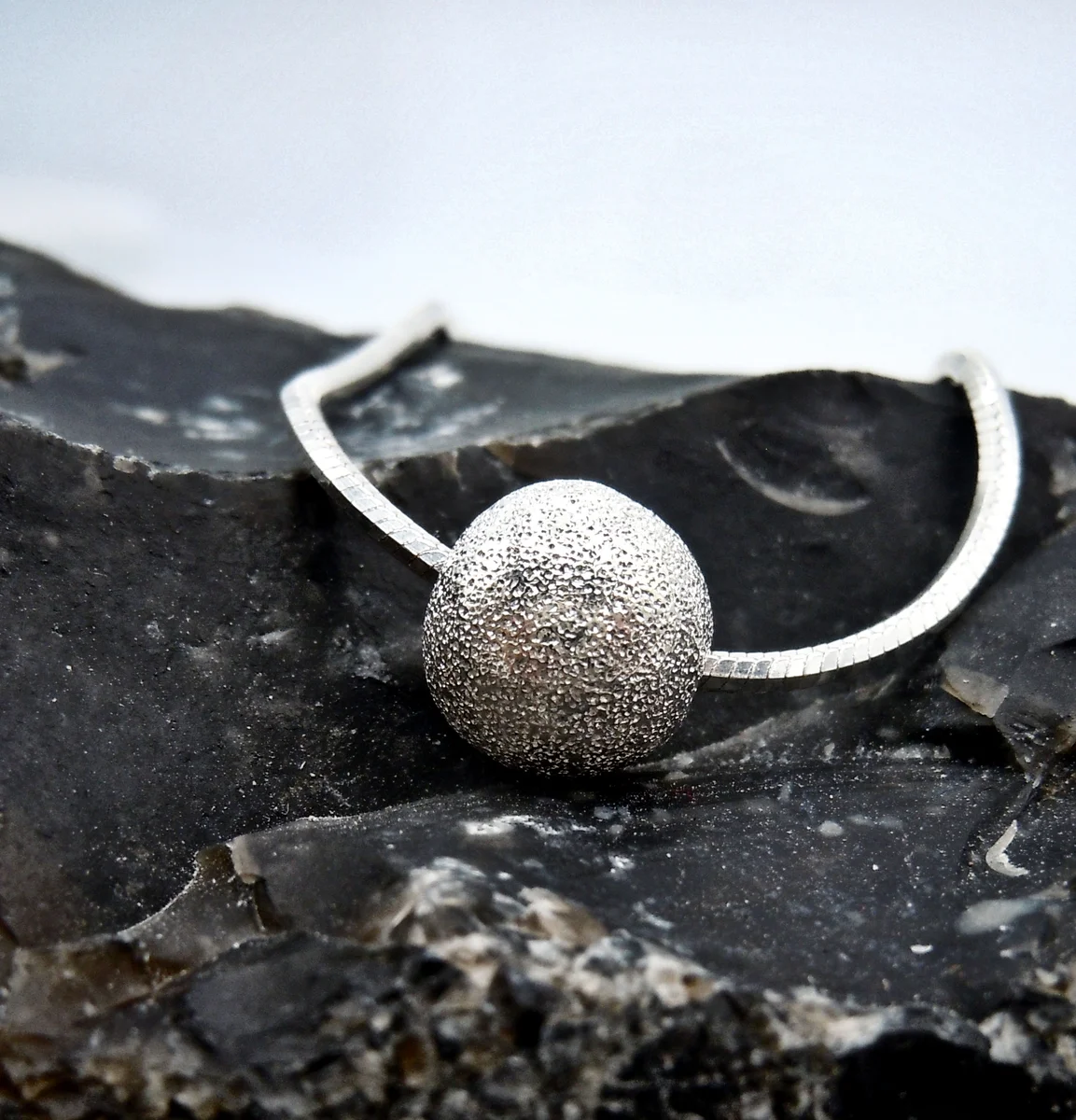 925 Sterling Silber Collier mit mattierter Kugel – Elegante Schlangenkette 41 cm