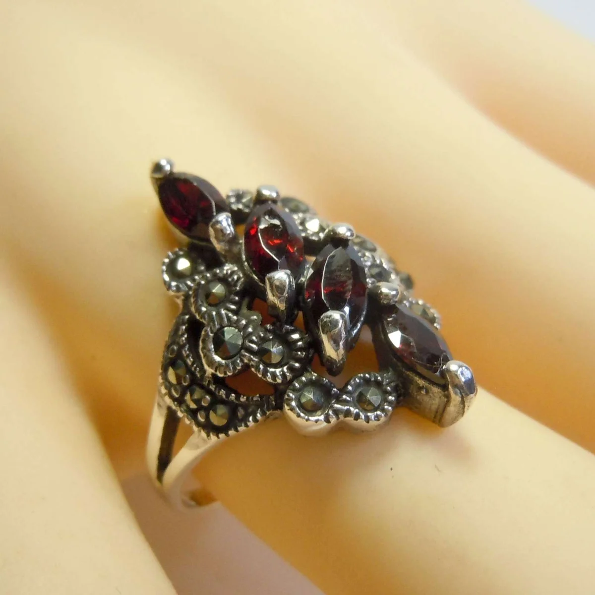 Granat Jugendstil Navette Silber Ring mit Markasit RG62