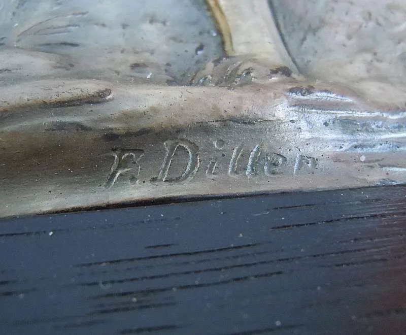 Fritz Diller Hunderelief in Holzrahmen Galvanoplastik Schäferhunde
