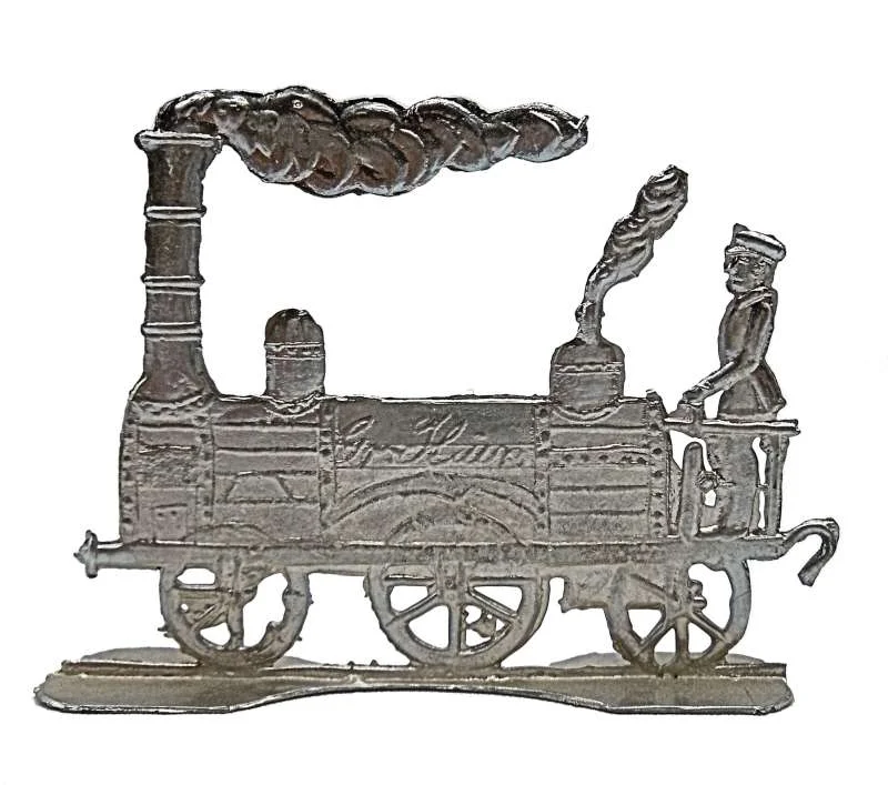 Sächsische „Selleriebahn“ um 1900 – Zinn-Flachfiguren-Modell von Großenhain/Priestewitz, signiert Wilke (34,5 cm)