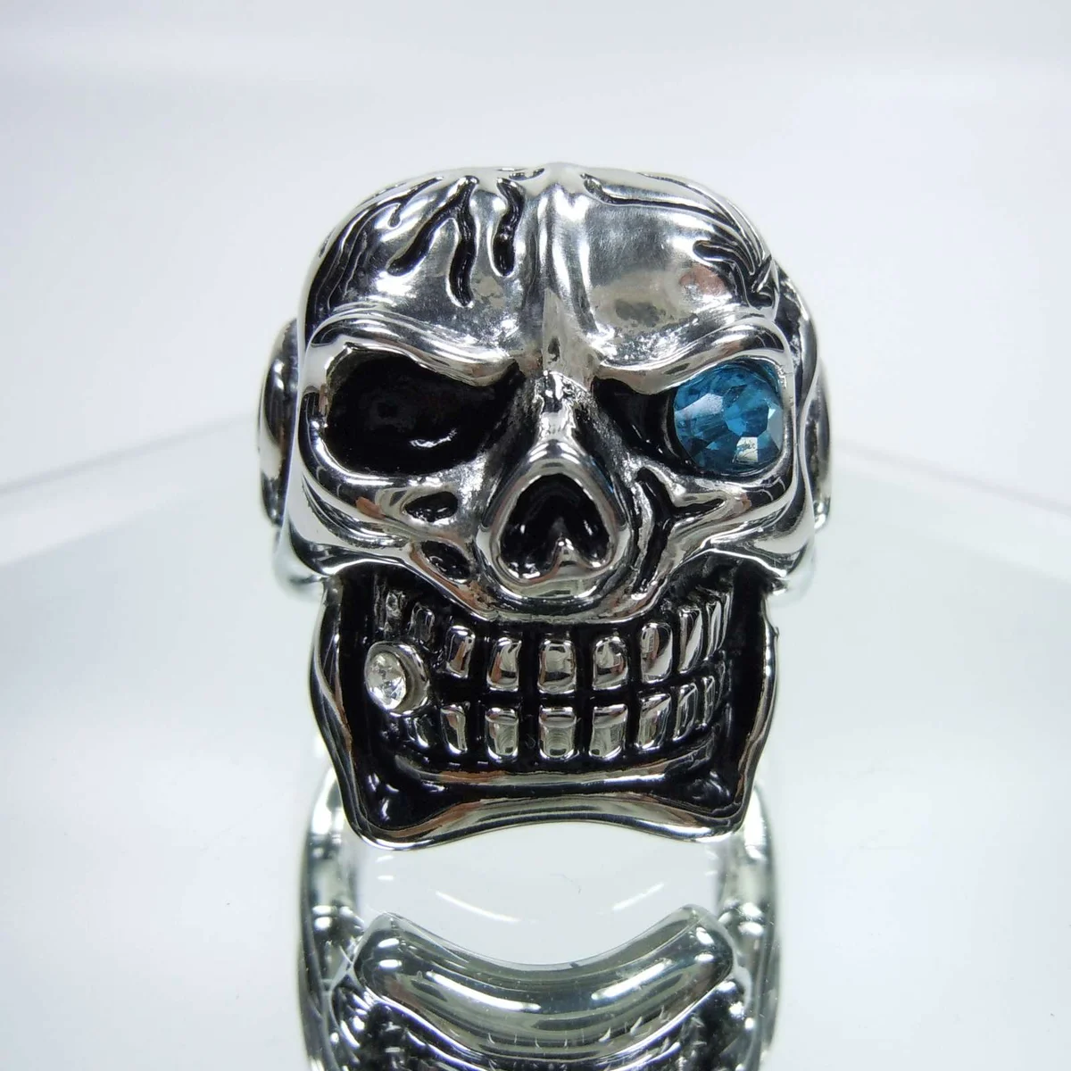 Hammer of Steel - sehr schwerer Totenkopf Deadhead Skull Ring Blue  RG69
