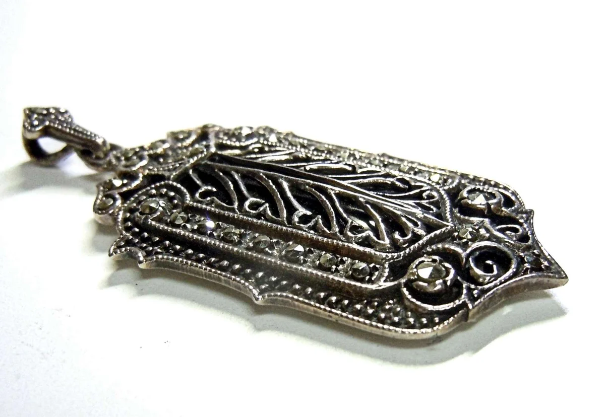 925 Silber Jugendstil Anhänger mit Onyx und Markasiten an Kette